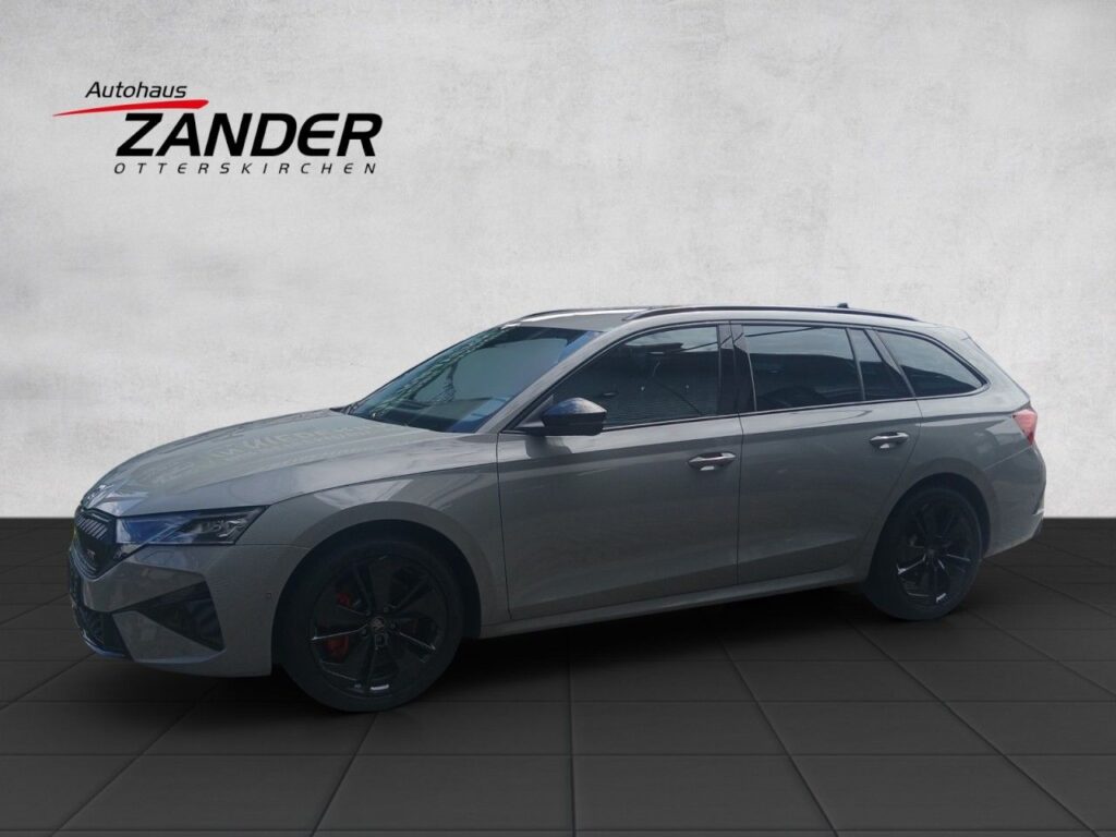 SKODA Octavia Combi RS 2.0 TSI AHK ACC Canton Sound